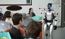 Türkiye’nin nüfusa kaydedilen ilk robotu şimdi de işe başladı
