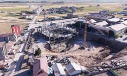 Yüksekova 100 yataklı devlet hastanesi ek hizmet binası inşaatı yükseliyor