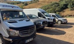 Yüksekova-Van yolundaki çalışmalar uzun araç kuyruğu oluşturdu