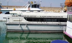 Van Gölü’nde deniz otobüsleri neden çalışmıyor? Turistler sefer bekliyor