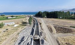 Tatvan’da taşkın koruma çalışmaları sürüyor