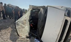 Van’da trafik kazası: Hafif ticari araç takla attı, 6 kişi yaralandı
