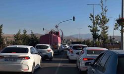 Van Gölü sahil yolundaki tehlikeye dikkat! Kazalar yaşanabilir