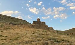 Van’da 256 yıllık Saint Marinos Manastırı kaçak kazıların kurbanı oldu