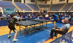Van’da masa tenisi heyecanı: 20 ilden 220 sporcu yarışıyor