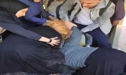 Müzisyen dilencilerden saç saça baş başa kavga