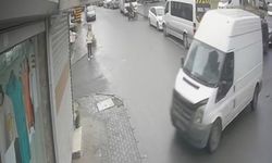 Freni boşalan panelvan dükkana daldı: O anlar kamerada