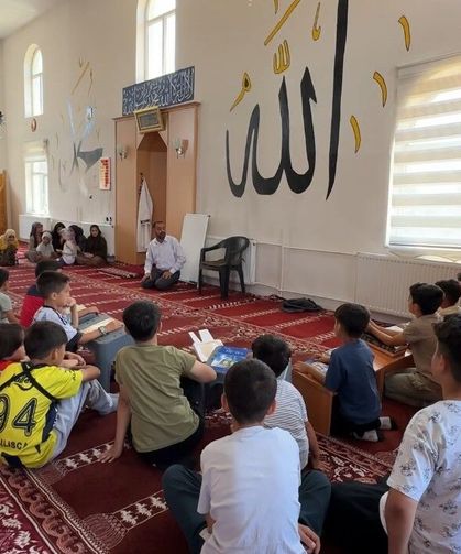 Yaz Kur’an Kursları çocukların neşesiyle devam ediyor