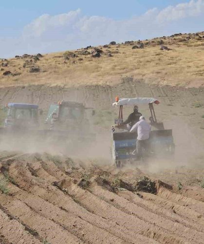 Bitlis’te buğday ekimi başladı: Çiftçiler yeni sezon için umutlu
