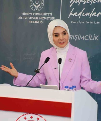 Bakan Göktaş Hakkari’de kadın girişimcilerle buluştu