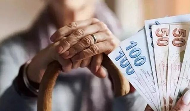 Vanlı emeklilerin beklediği haber geldi bayram ikramiyeleri ne zaman yatacak?
