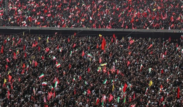 İran'da Ali Hamaney için cenaze töreni: Tahran’da binlerce kişi toplandı