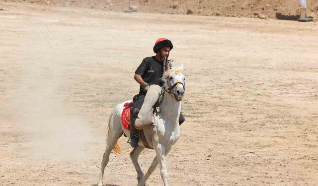 Erciş Ulupamir Kökbörü Atlı Spor Kulübü finale yükseldi