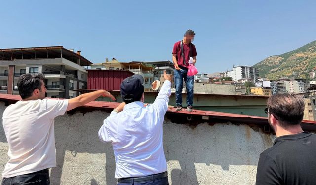 “İntiharkolik” Şemdinli’de: 242. kez intihar girişimi