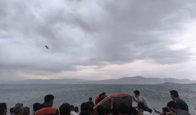 Van Gölü’nde yürek yakan olay: Kurtarılan 3 kişiden biri hayatını kaybetti