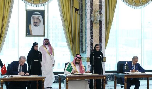 Türkiye, Pakistan ve Suudi Arabistan’dan ortak savunma adımı: Mekke Anlaşması imzalandı