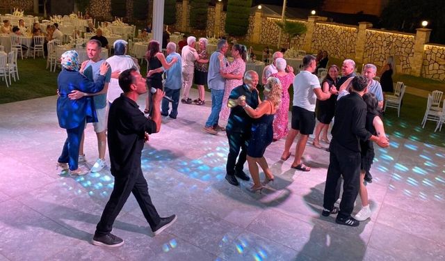 Nikaha saatler kala evlenmekten vazgeçti: Düğünü gelinsiz yaptı