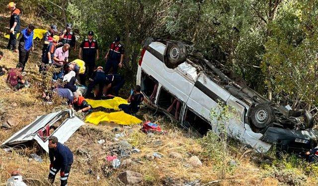 Sivas’ta Feci Kaza: Yolcu Minibüsü Şarampole Uçtu, 4 Ölü