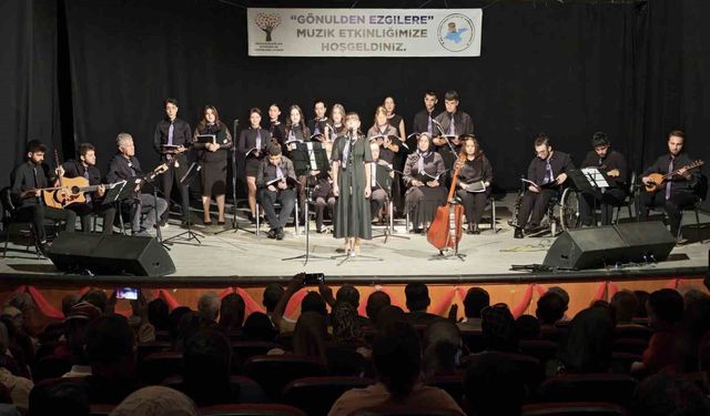 Ahlat’ta “Gönülden Ezgilere” Konseri Duygu Dolu Anlara Sahne Oldu