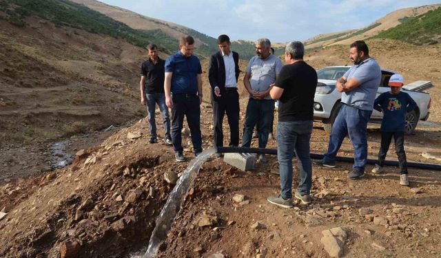 Tatvan’da köylerin altyapı ve ulaşım çalışmaları hız kesmeden sürüyor