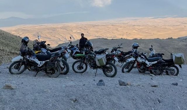 Motorculardan Süphan Dağı’na zorlu tırmanış