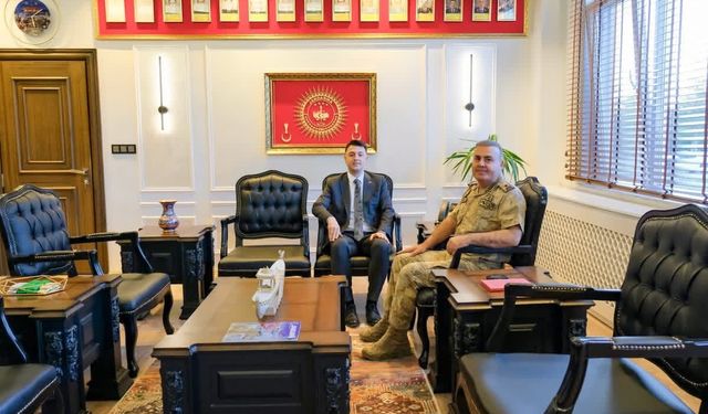 Başkale Kaymakamı Cihangir’den Jandarma Komutanı Avkıran’a ziyaret