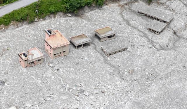 Nepal’deki sel felaketinde can kaybı bin 344’e yükseldi