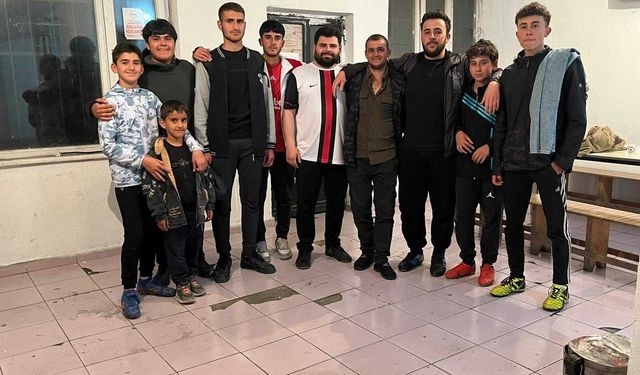 Van’da Din Görevlileri Gençlerle Halı Sahada Buluştu
