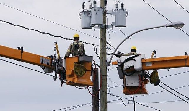 Van Özalp’ta elektrik kesintisi