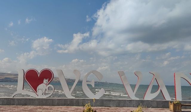 Artos Dağı’nın zirvesine mevsimin ilk karı düştü