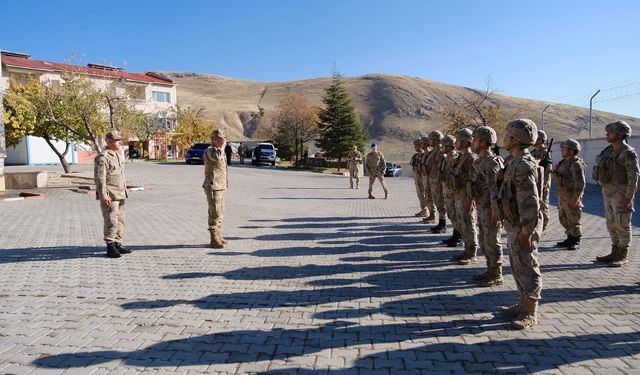 Van İl Jandarma Komutanı Tuğgeneral Avkıran'dan Erciş Karakoluna Ziyaret