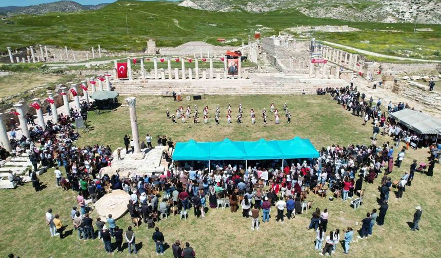 Tripolis Antik Kenti’nde çocuklar bayram coşkusu yaşadı