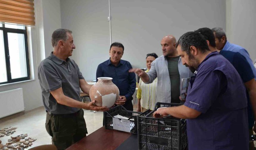 Malazgirt’te yaklaşık 2 bin eser ortaya çıkarıldı