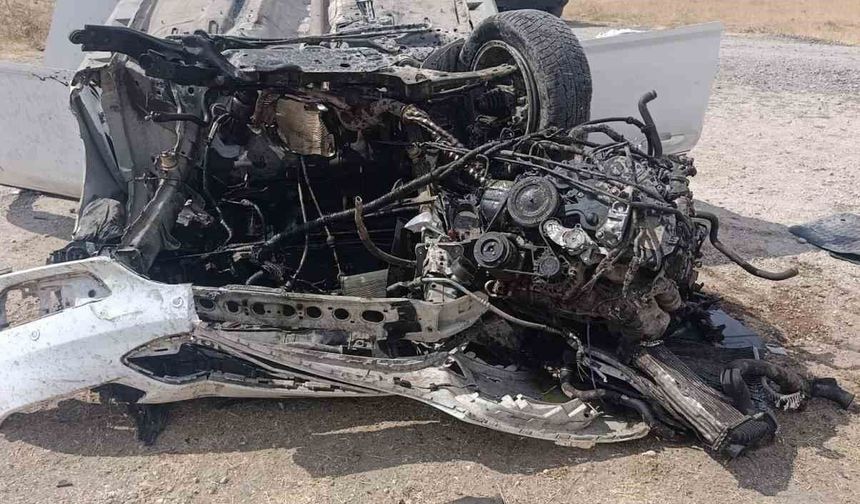Van-Erciş yolunda otomobil takla attı: 4 kişi yaralandı