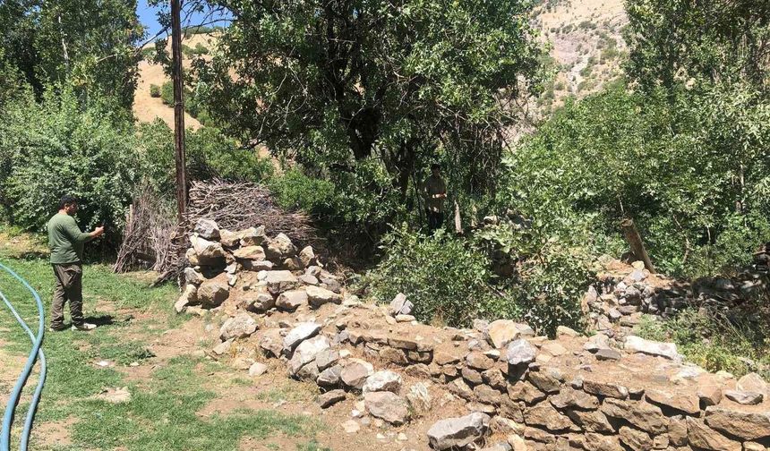 Hakkari’de harabeye dönen türbe için yardım çağrısı