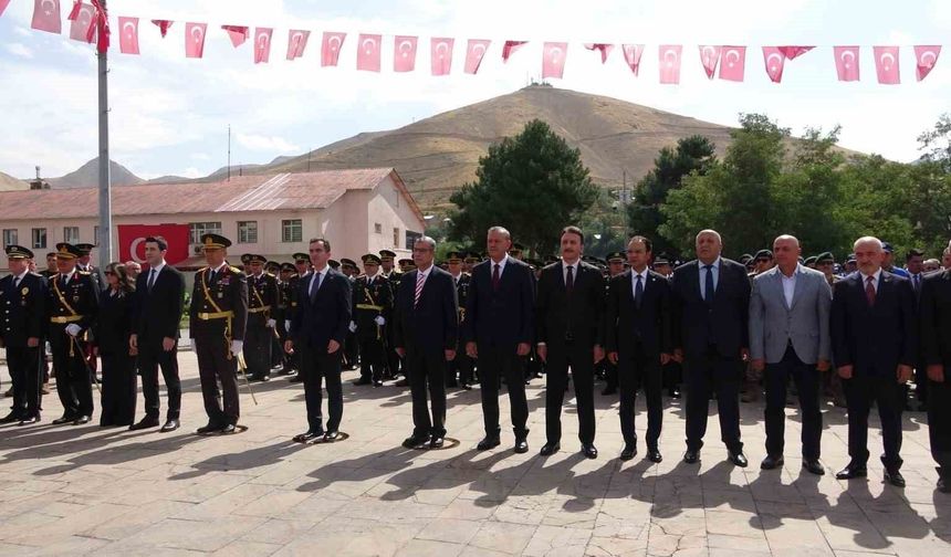 Bitlis’te 30 Ağustos Zafer Bayramı kutlandı