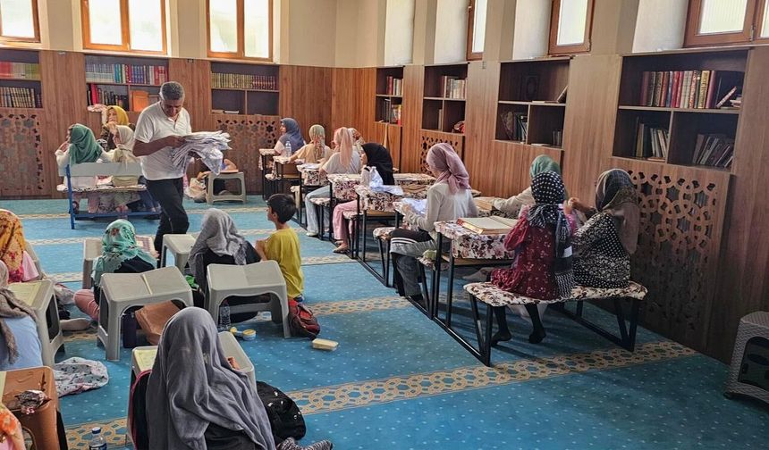 Van’da yaz Kur’an kurslarında çocuklara sıfır atık eğitimi verildi