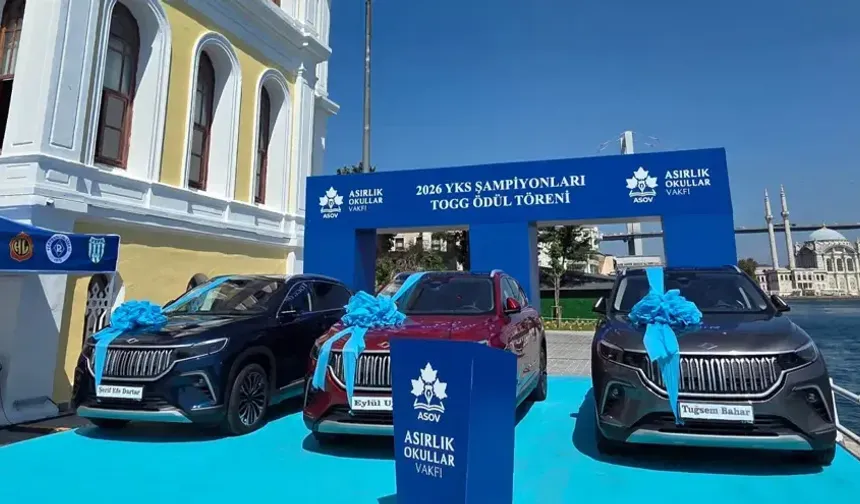 YKS türkiye birincilerine Togg hediye edildi