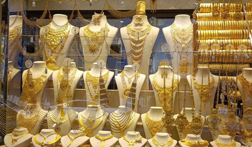 Altın fiyatlarında son 2,5 ayın zirvesi: Güvenli limana talep arttı