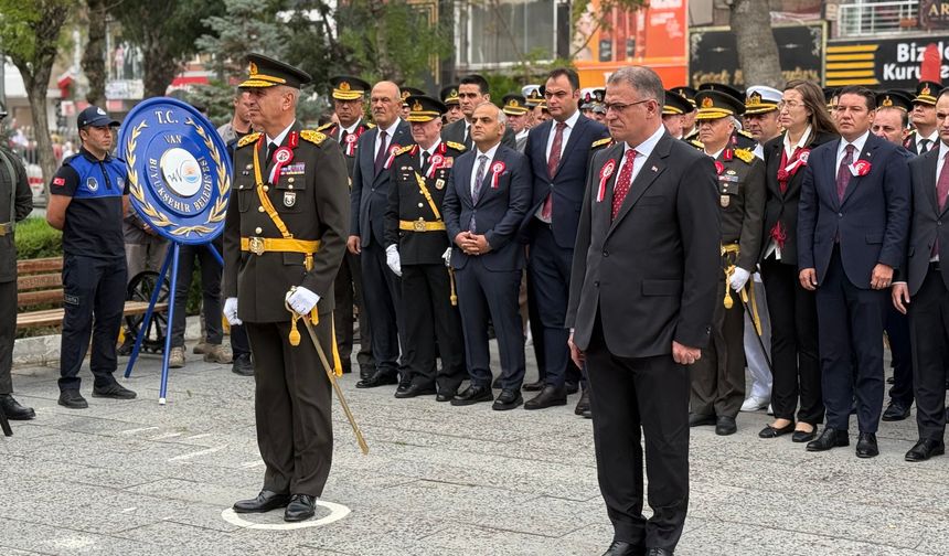 Van’da 30 Ağustos Zafer Bayramı kutlandı