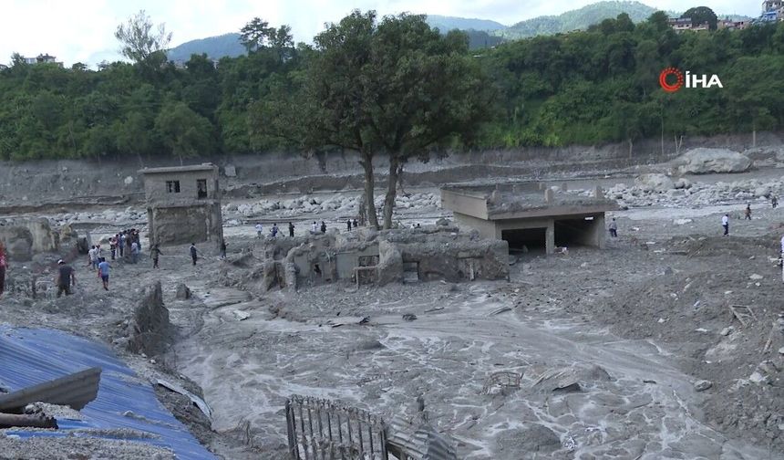 Nepal ve Çin sınırında büyük felaket: Ölü sayısı bini geçti