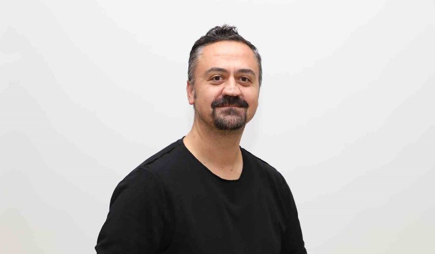 Yapay Zekâ Çağında Gerçek Ne Kadar Gerçek? Doç. Dr. Yakın'dan Çarpıcı Açıklamalar
