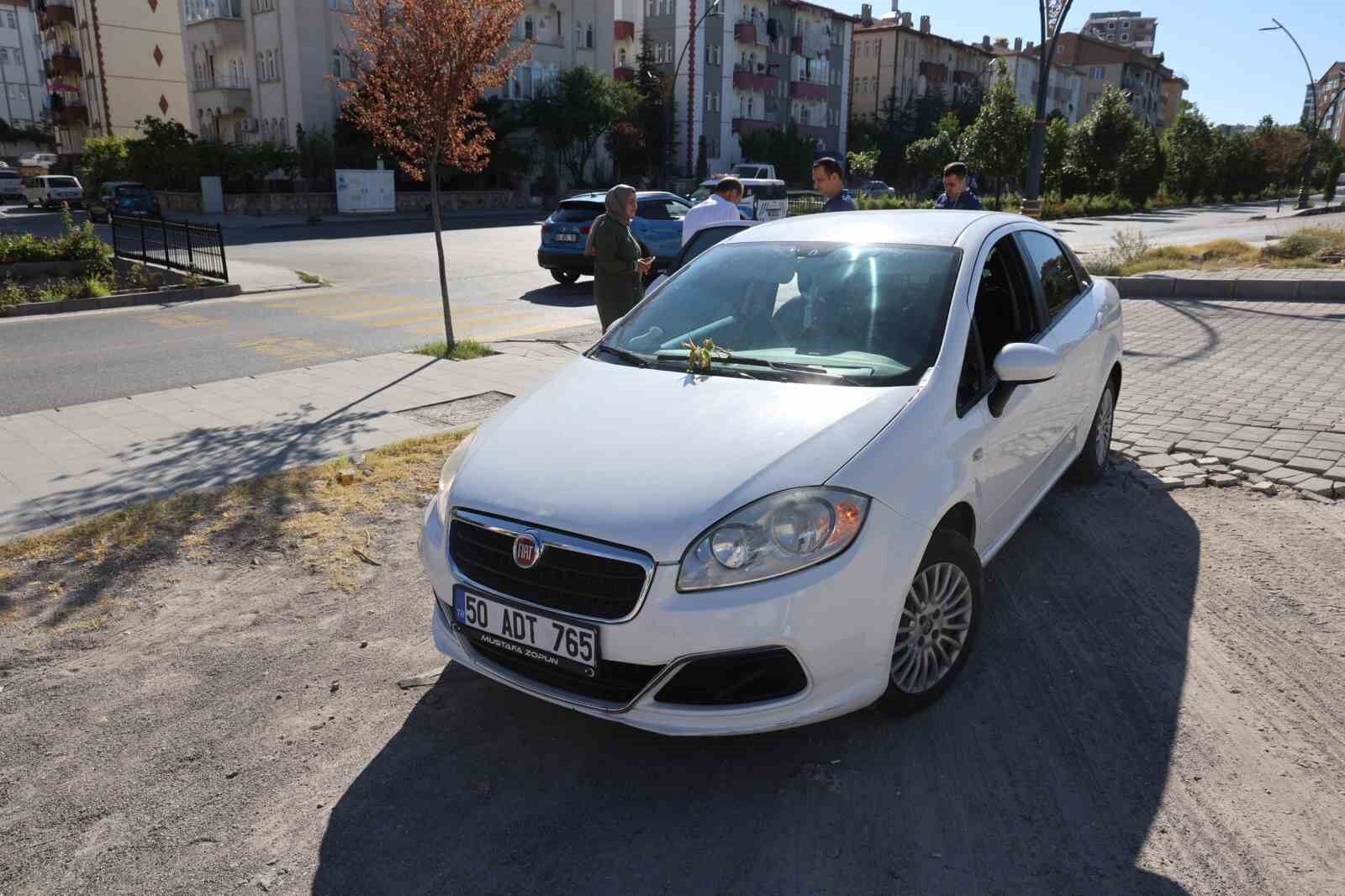 Otomobil yayaya çarptı: 1 yaralı
