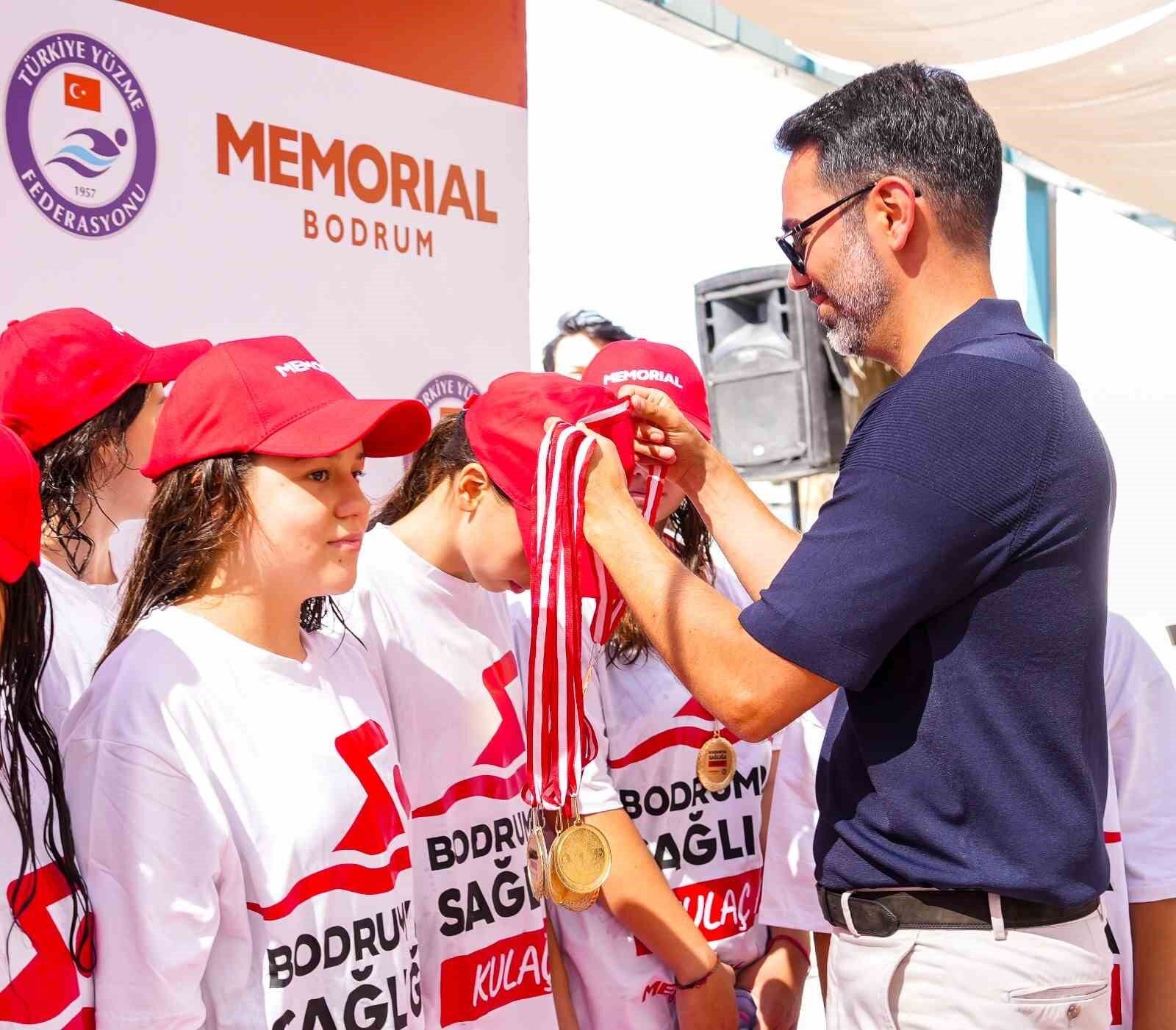 Bodrum’da sağlık için kulaç attılar