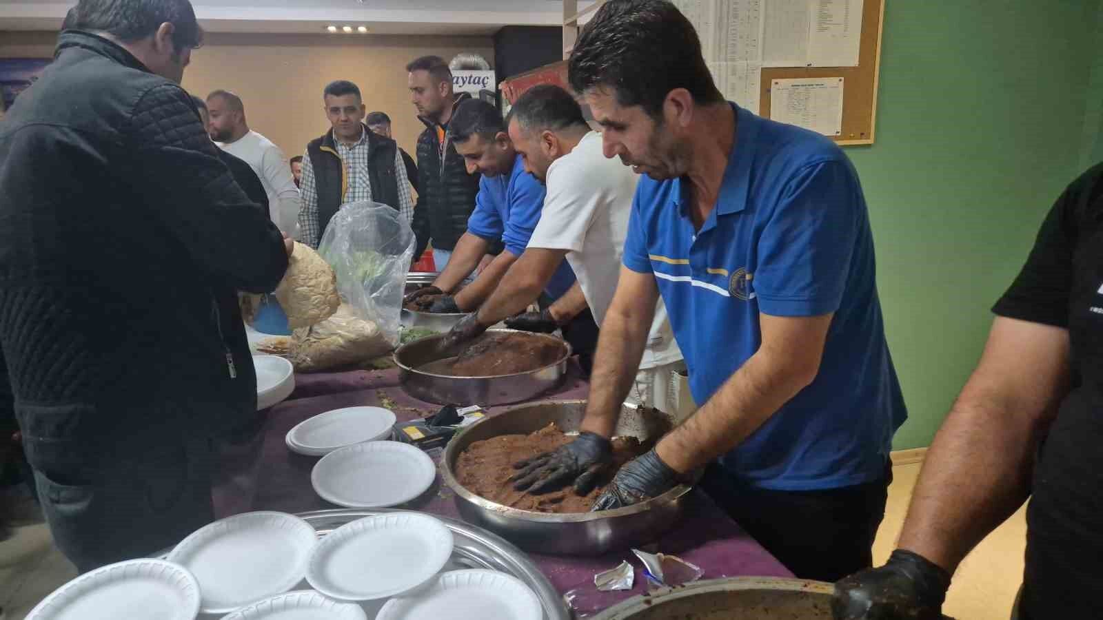 Türkiye gol yağdırdı, galibiyeti acıyla kutladılar