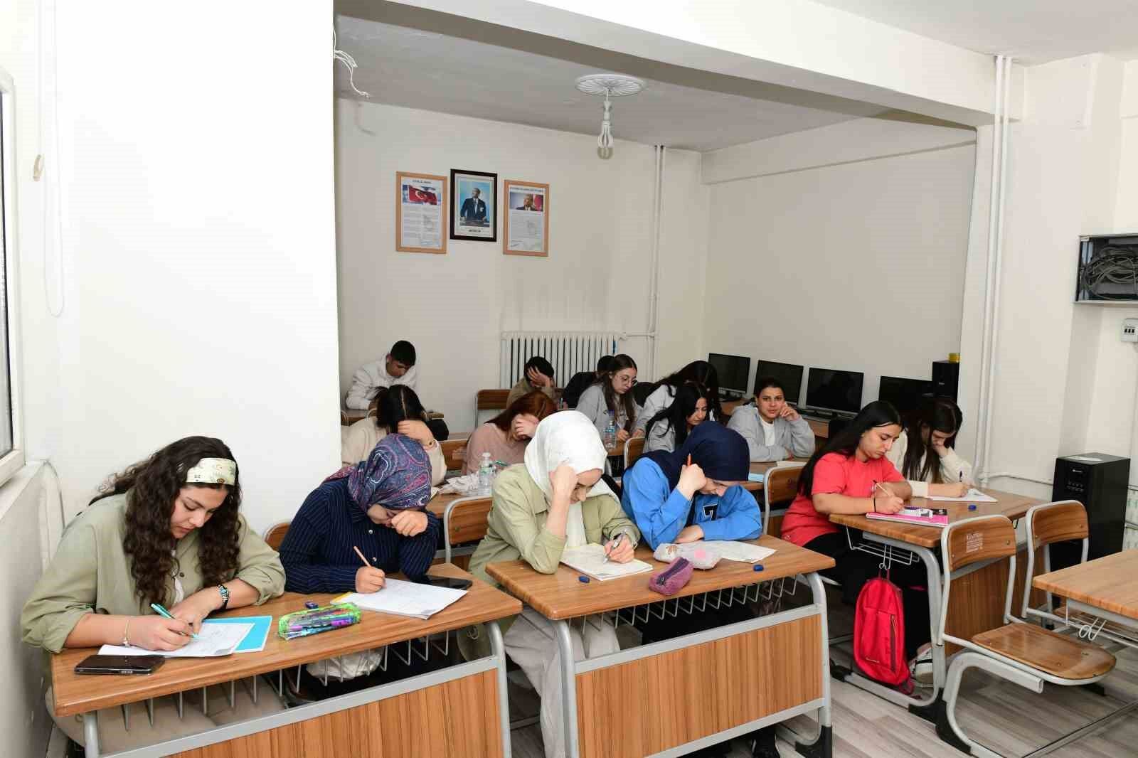 Çatak’ta ‘Destekleme ve Yetiştirme Kursları’na yoğun ilgi