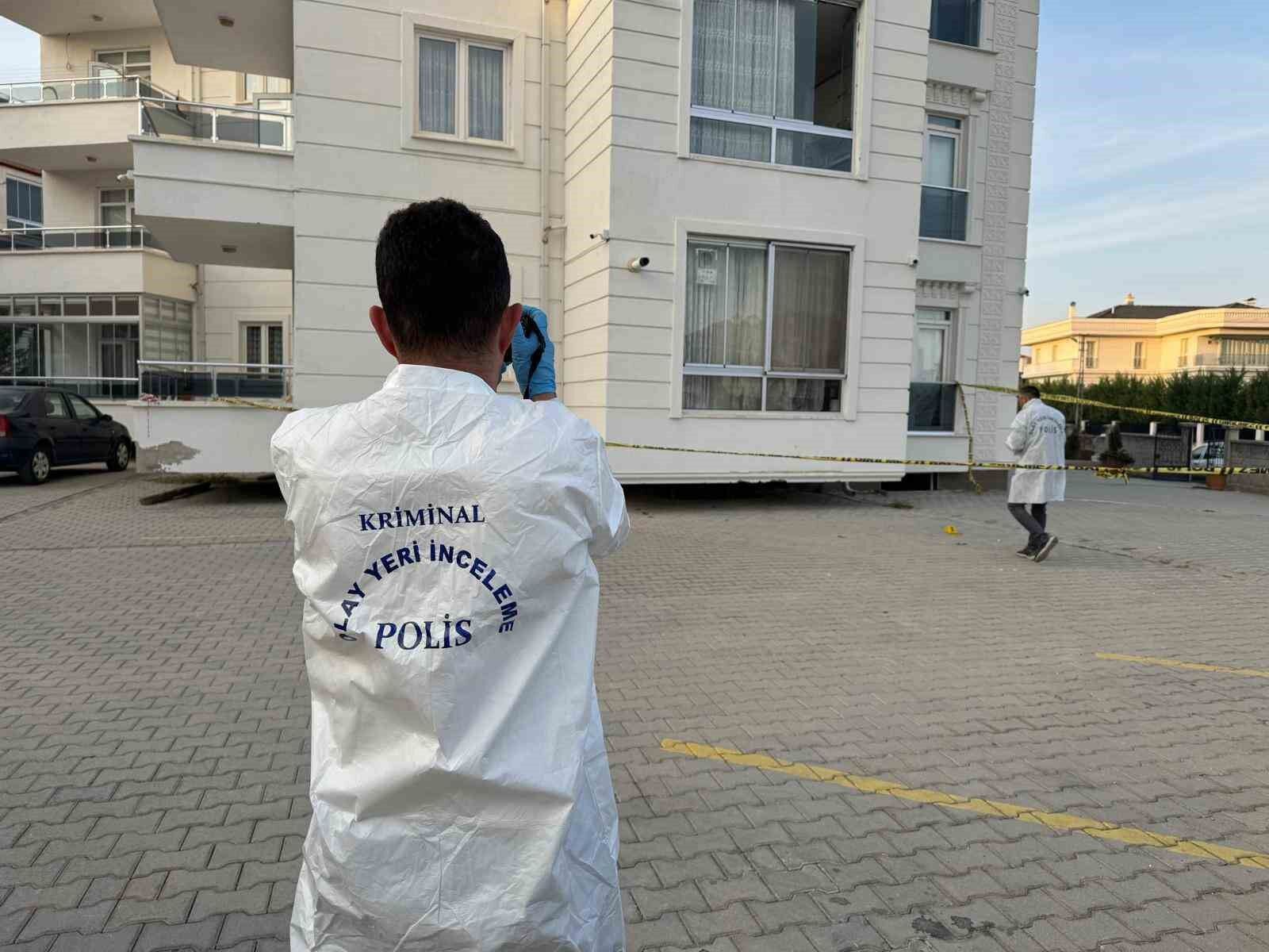 Karaman’da 5’inci kattan düşen öğretmen hayatını kaybetti