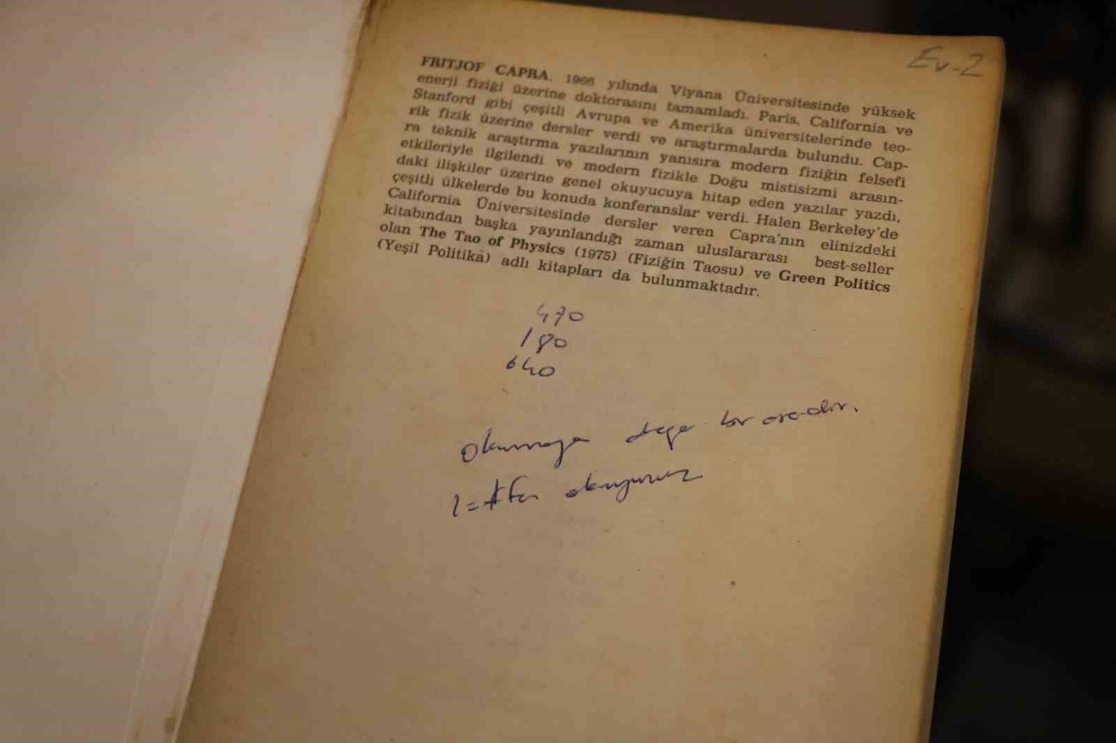 Bu kitaplarda sadece bilgiler değil, hatıralar da taşınıyor